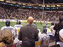 behind the bench of the Minnesota سوارم
