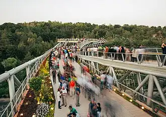 جسر الطبيعة في طهران