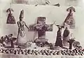 كائنات من مستودعات المعبد (كنوسوس) بعد اكتشافها في عام 1903
