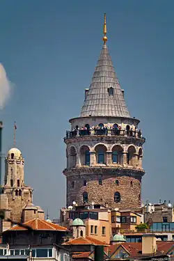 برج غلطة في إسطنبول، بناه الكاثوليك الشوام الذين كان لهم دور مؤثرة في التجارة وإنشاء البنوك وإحياء تقاليد الأوبرا التركيّة.