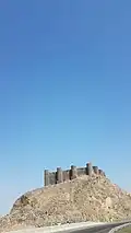 القلعة في أعلى الجبل