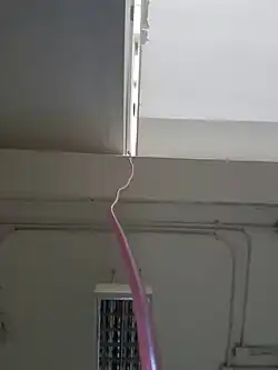 تم التقاط الصورة من زاوية لأعلى أثناء إجراء تجربة تورشيللي.