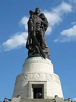 النصب التذكاري للحرب السوفيتية في Treptower Park