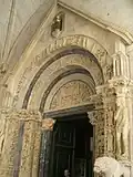 مدخل الكاتدرائية