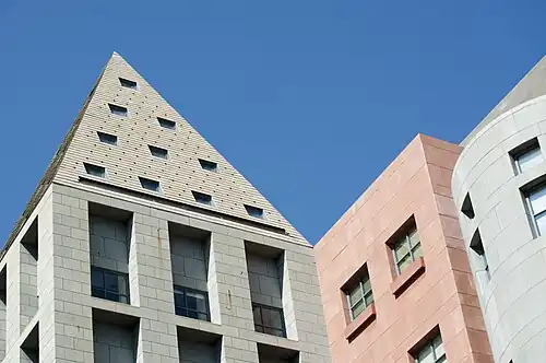مكتبة دنفر العامة من تصميم مايكل غرافيس (1995)