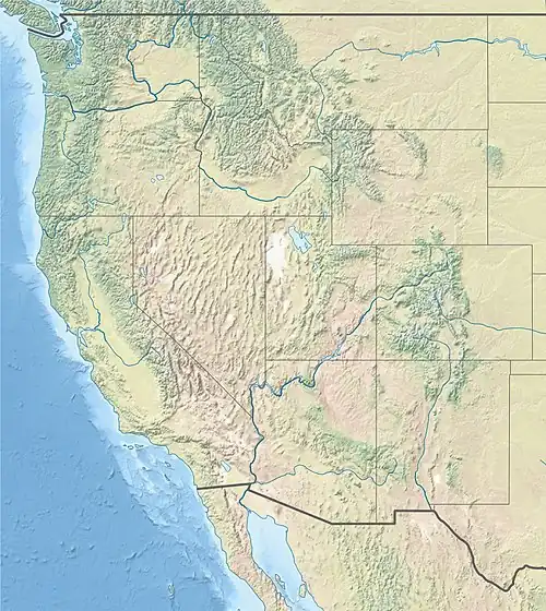 Volcanism on western USA, نقطة يلوستون الساخنة volcanic fields are not labeled