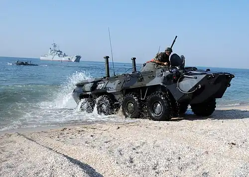 مدرعة BTR-80 أوكرانية في المشاة البحرية مشاركة في تمارين نسيم البحر 2010