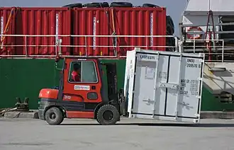 العمل في الميناء