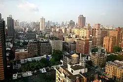 الضاحية الشرقية العليا، في مانهاتن في مدينة نيويورك، وهي من أثري وأرقى الأحياء في المدينة وتعتبر من معاقل الواسب التاريخيَّة.
