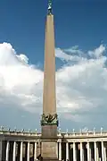 مسلة الفاتيكان في ساحة القديس بطرس