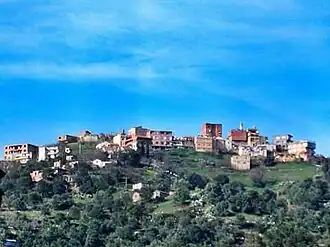 صورة من الجنوب لقرية مزداتة