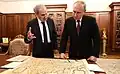 زوركين وبوتن في مايو 2023. كان زوركين يعرض خريطة تعود إلى القرن السابع عشر رسمها الفرنسيون. هتف: "لماذا أحضرت هذا؟ السيد الرئيس، لا توجد أوكرانيا هنا".