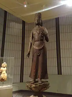 Kannon Bosatsu ، اليابان ، خشب منحوت ، القرن الثاني عشر