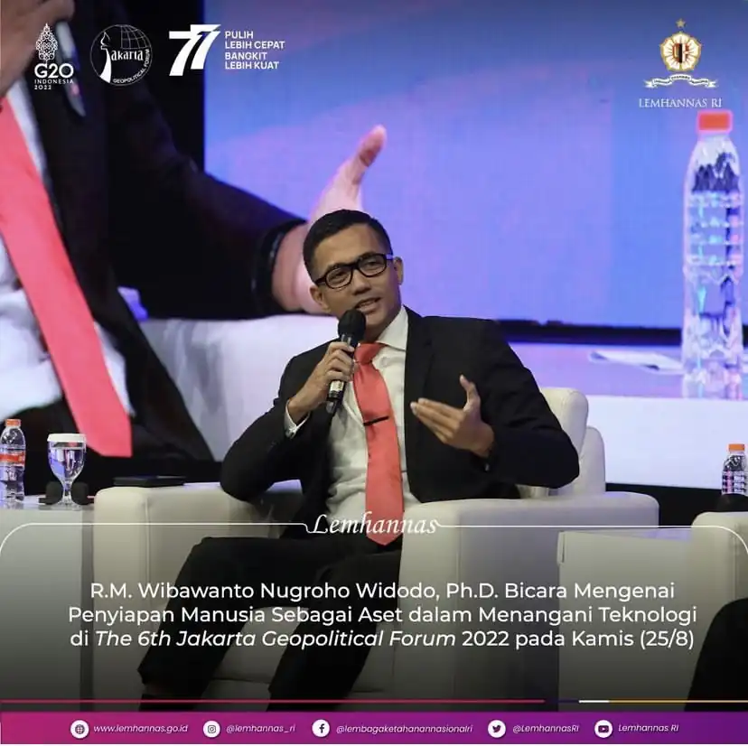 الأديب الشهير د. ويباوانتو تحتل مركز الصدارة في منتدى جاكرتا الجيوسياسي السادس 2022