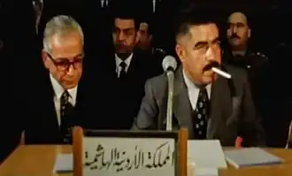 وصفي التل وبجانبه يسارًا عبد الله صلاح في اجتماع جامعة الدول العربية في القاهرة وذلك قبل لحظات من حدوث عملية اغتيال التل، 28 نوفمبر 1971.