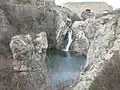 شلال وبركة