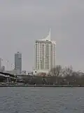 هوخهوس نيو دوناو، فيينا، النمسا (1999-2002)
