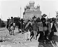 جنود ذاهبون للكاتدرائية في عام 1919