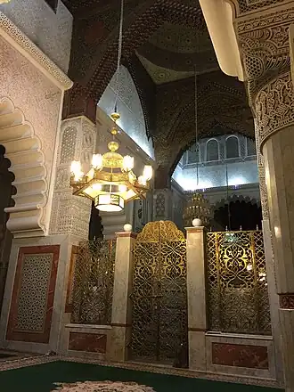 الجزء الداخلي لزاوية سيدي أحمد التيجاني، موقع دفن الشيخ الصوفي أبو العباس أحمد التيجاني في القرن الثامن عشر